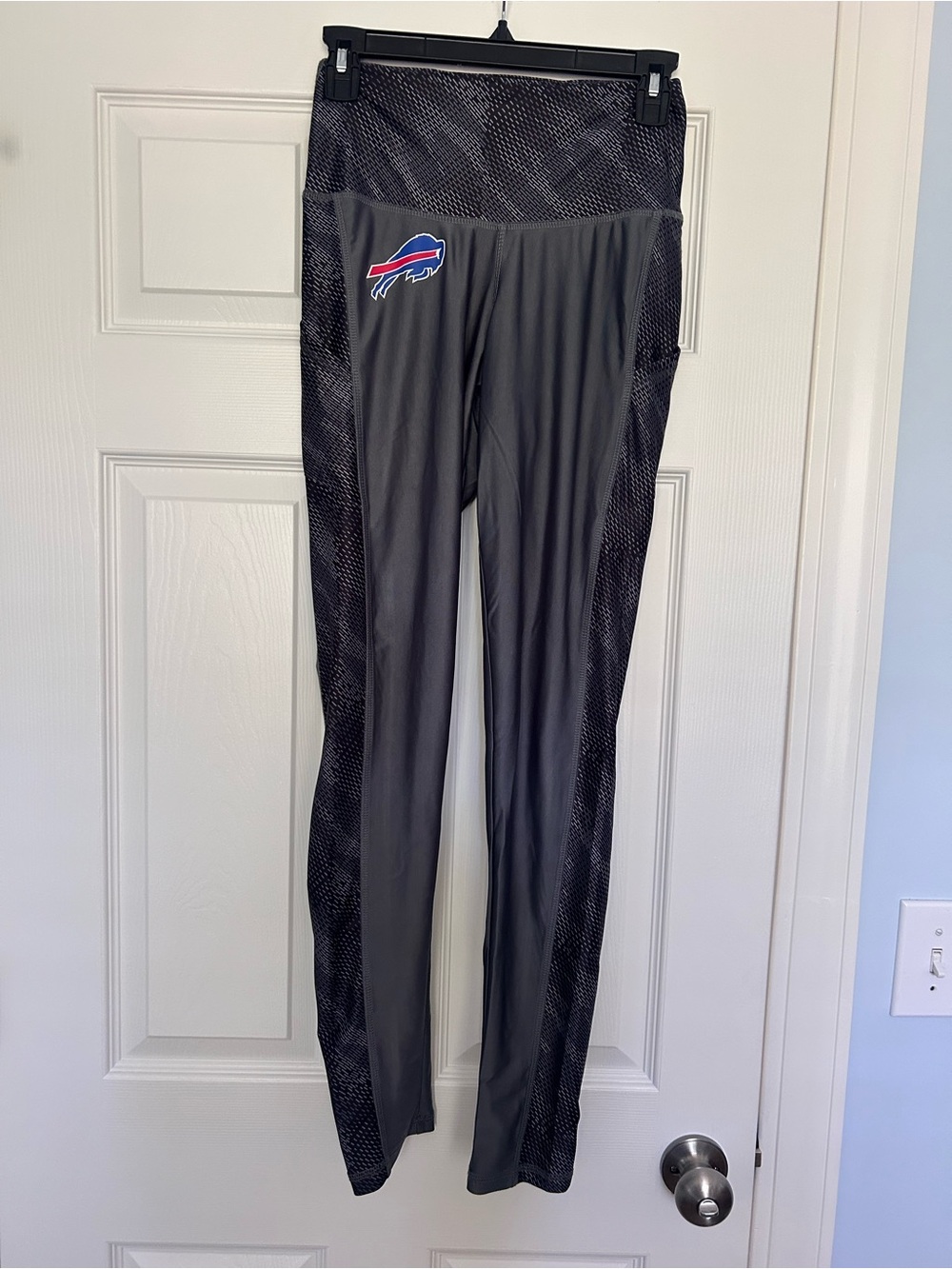 NFL Buffalo Bills Zubaz Women's Charcoal Gray Team Apparel Leggings